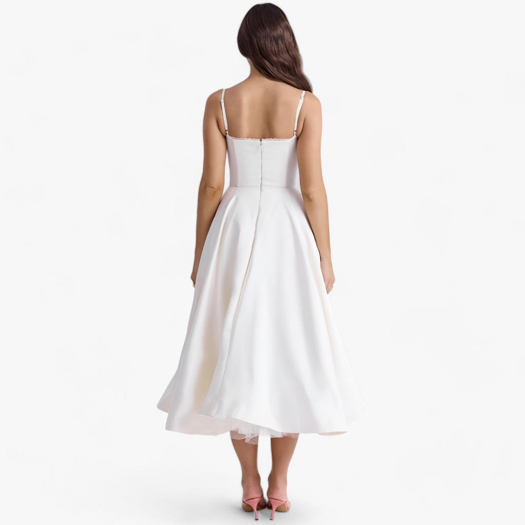 Lange Gala Jurk Met Verfijnde Brede Snit En Elegante Details